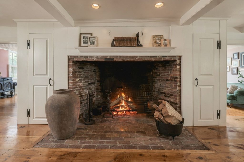 217 North St, Hingham, MA 02043