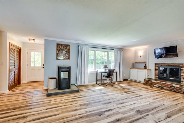 41 Oakmont Ave, Westminster, MA 01473