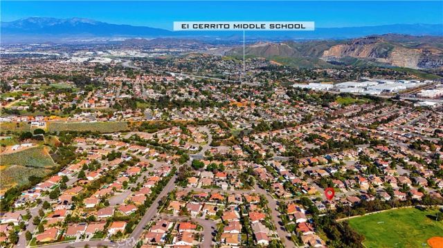 1916 Olympia Fields, Corona, CA 92883