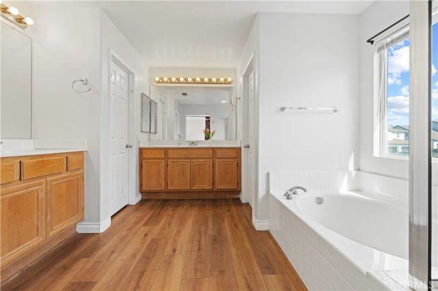 1916 Olympia Fields, Corona, CA 92883