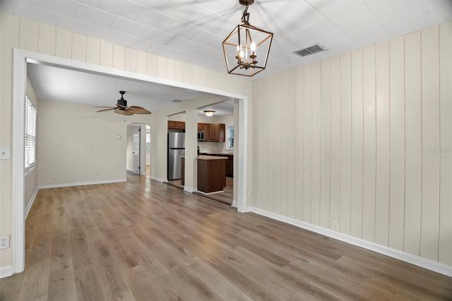 446 37TH AVENUE NE, St Petersburg, FL 33704
