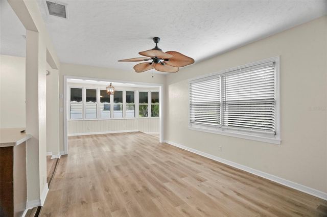 446 37TH AVENUE NE, St Petersburg, FL 33704