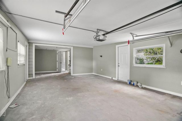 446 37TH AVENUE NE, St Petersburg, FL 33704