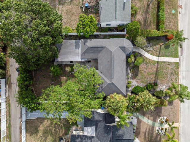 446 37TH AVENUE NE, St Petersburg, FL 33704