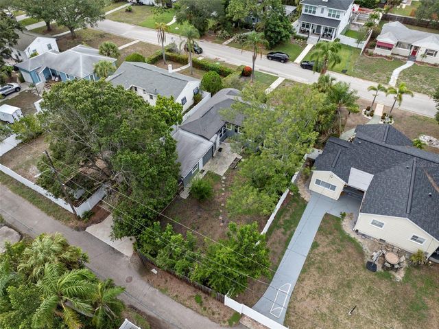 446 37TH AVENUE NE, St Petersburg, FL 33704