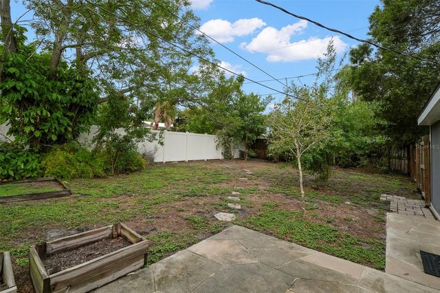 446 37TH AVENUE NE, St Petersburg, FL 33704