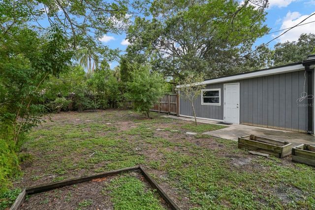 446 37TH AVENUE NE, St Petersburg, FL 33704