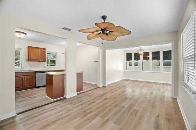 446 37TH AVENUE NE, St Petersburg, FL 33704