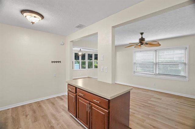 446 37TH AVENUE NE, St Petersburg, FL 33704