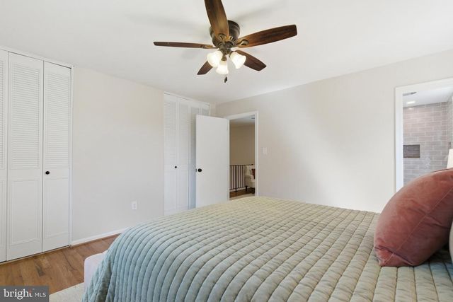 5211 STONINGTON DR, Fairfax, VA 22032