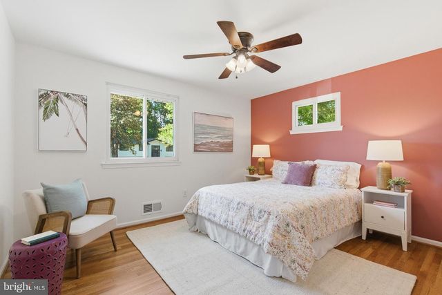 5211 STONINGTON DR, Fairfax, VA 22032