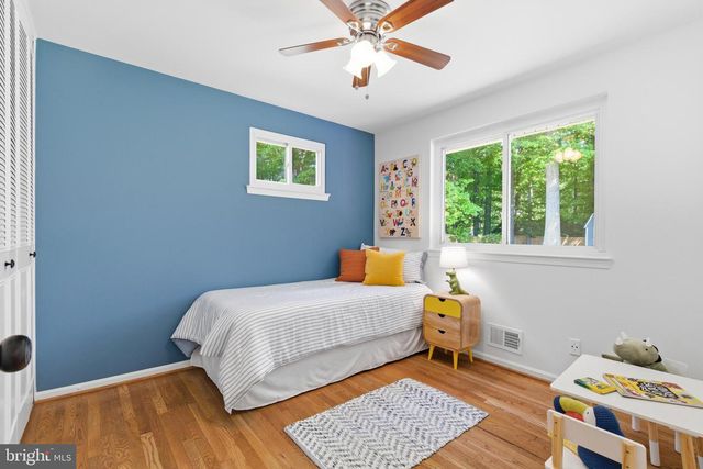5211 STONINGTON DR, Fairfax, VA 22032