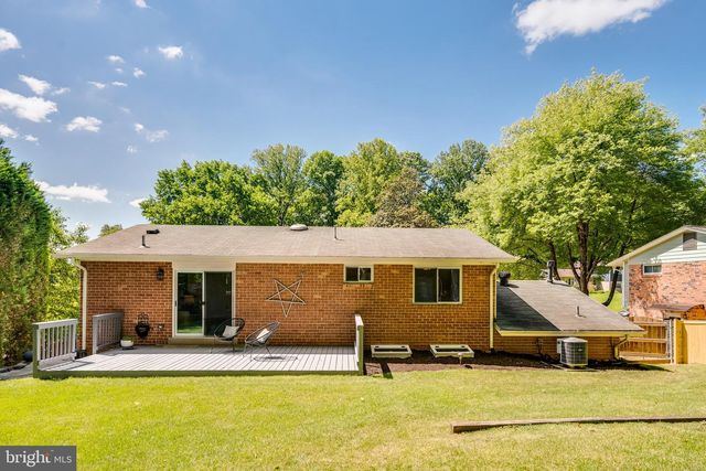 5211 STONINGTON DR, Fairfax, VA 22032