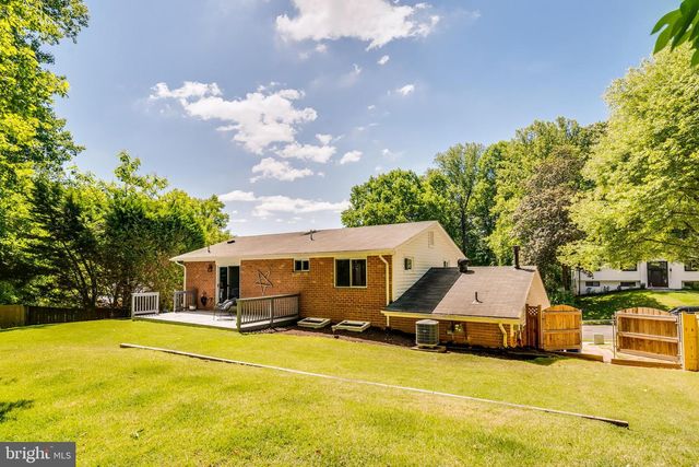 5211 STONINGTON DR, Fairfax, VA 22032