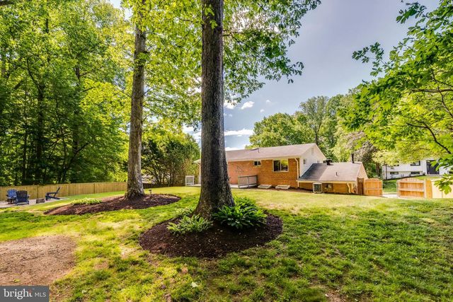 5211 STONINGTON DR, Fairfax, VA 22032