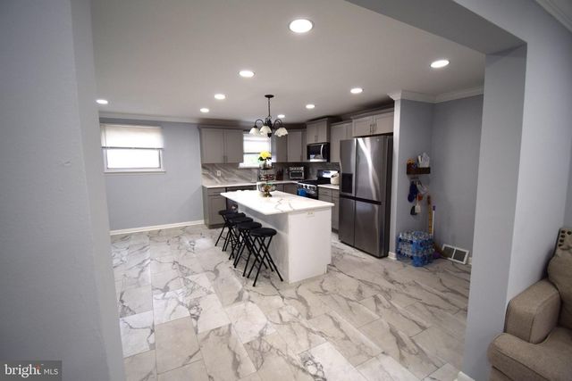 735 WINDSOR CIR, Folcroft, PA 19032