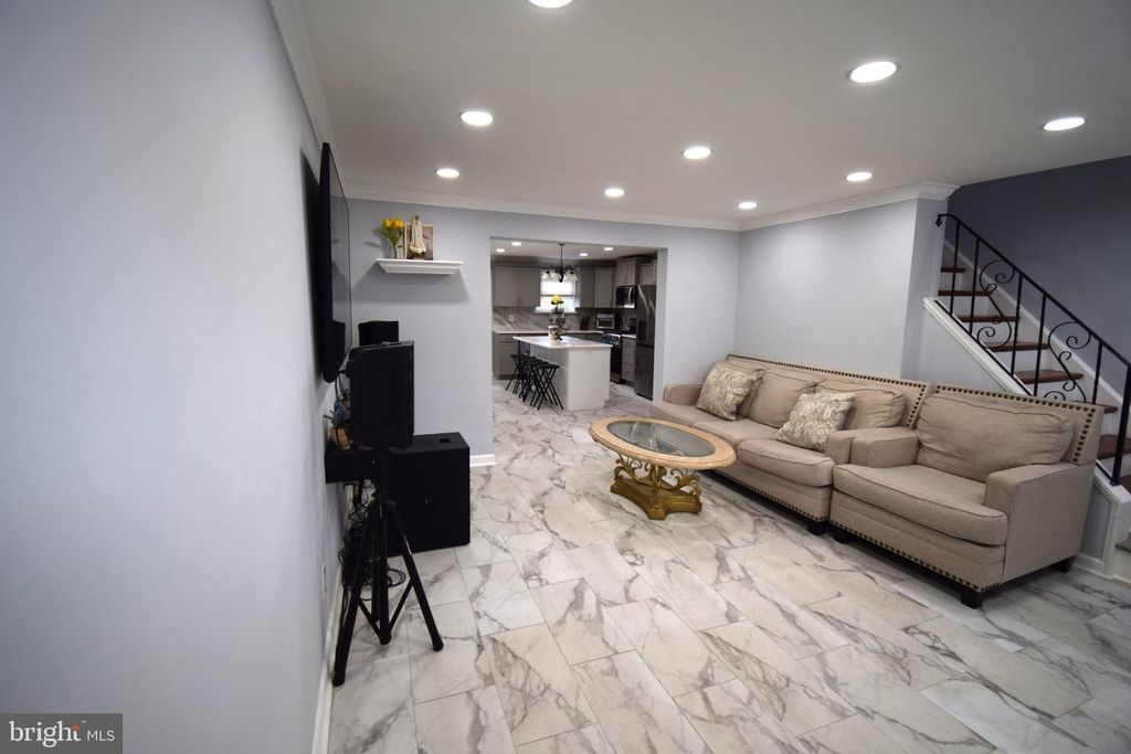 735 WINDSOR CIR, FOLCROFT, PA 19032 — photo 3