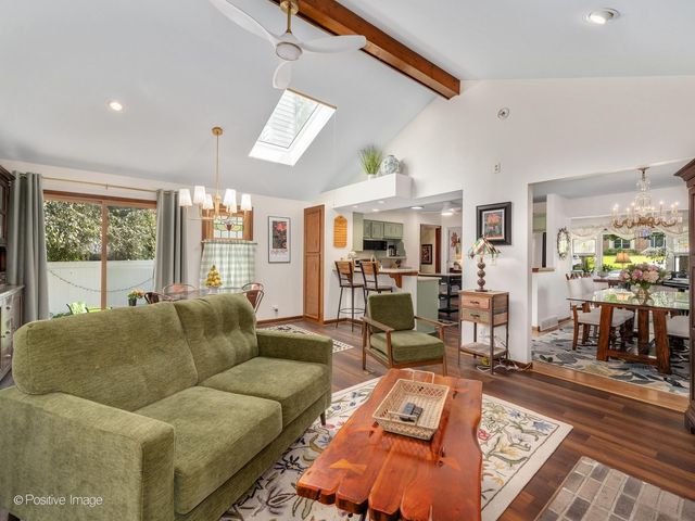 4733 S Pershing Avenue, Downers Grove, IL 60515