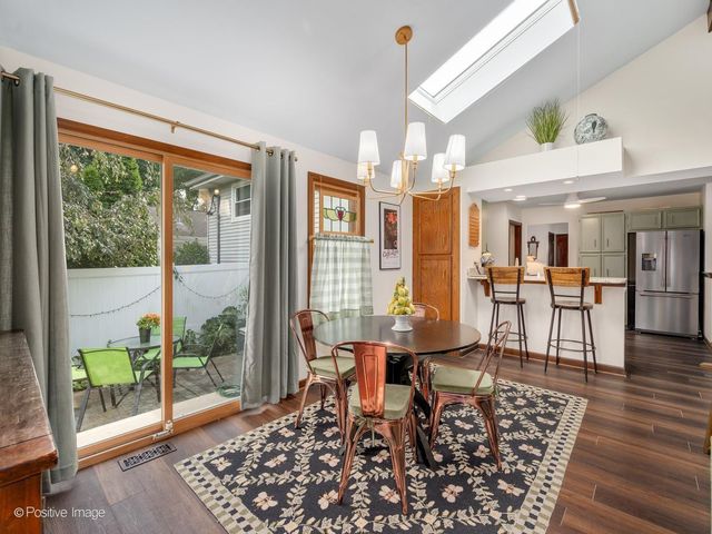 4733 S Pershing Avenue, Downers Grove, IL 60515