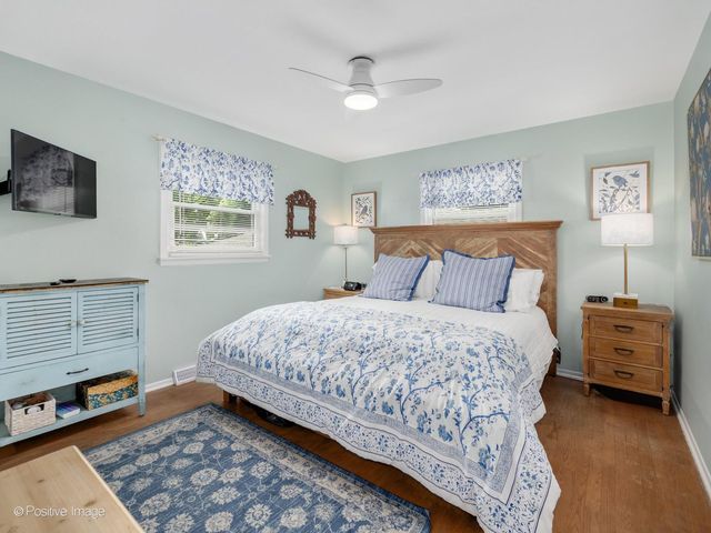 4733 S Pershing Avenue, Downers Grove, IL 60515