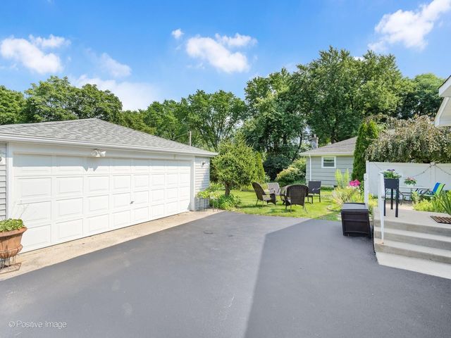 4733 S Pershing Avenue, Downers Grove, IL 60515