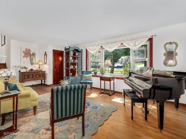4733 S Pershing Avenue, Downers Grove, IL 60515