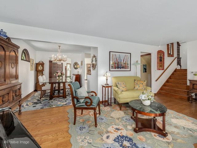 4733 S Pershing Avenue, Downers Grove, IL 60515