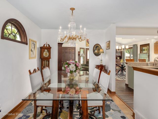 4733 S Pershing Avenue, Downers Grove, IL 60515