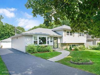 4733 S Pershing Avenue, Downers Grove, IL 60515