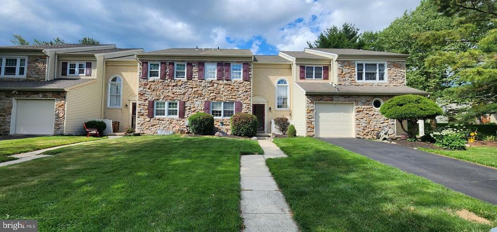 1711 SMEDLEY CT, Ambler, PA 19002