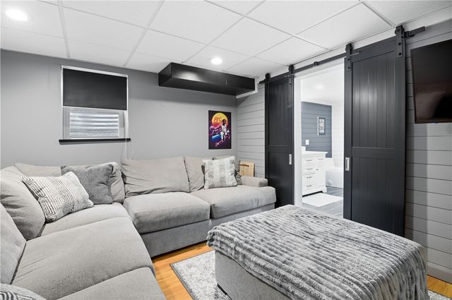 21 Sarah Lane, Warwick, RI 02889