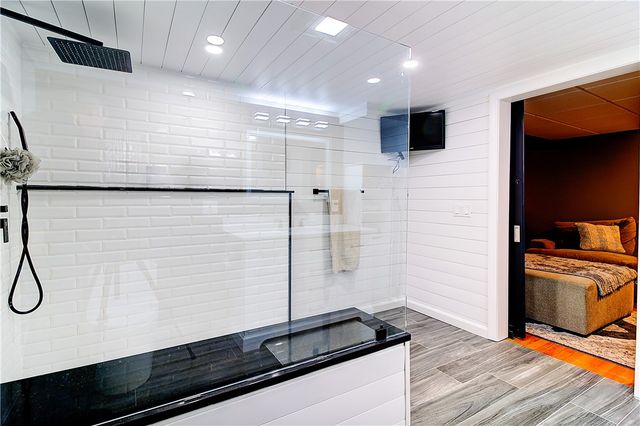 21 Sarah Lane, Warwick, RI 02889