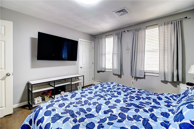 21 Sarah Lane, Warwick, RI 02889