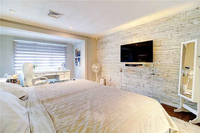 21 Sarah Lane, Warwick, RI 02889