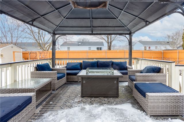 21 Sarah Lane, Warwick, RI 02889