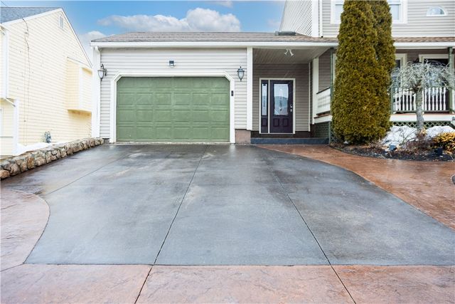 21 Sarah Lane, Warwick, RI 02889