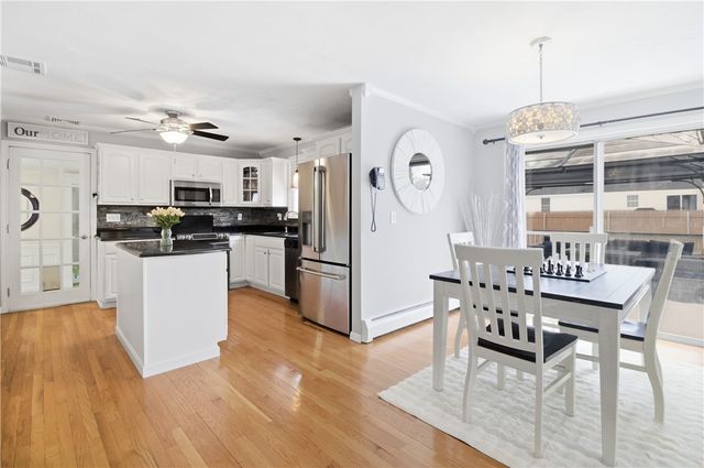 21 Sarah Lane, Warwick, RI 02889