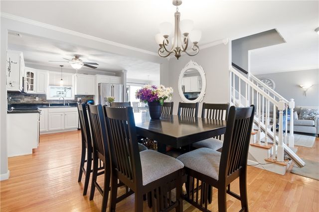 21 Sarah Lane, Warwick, RI 02889