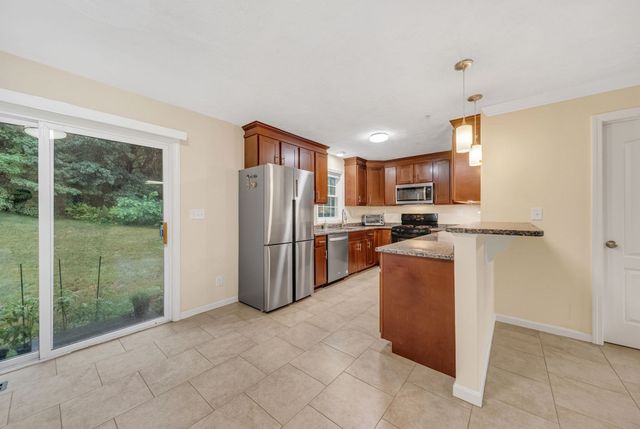 22 Bradley Dr D, Groton, MA 01450