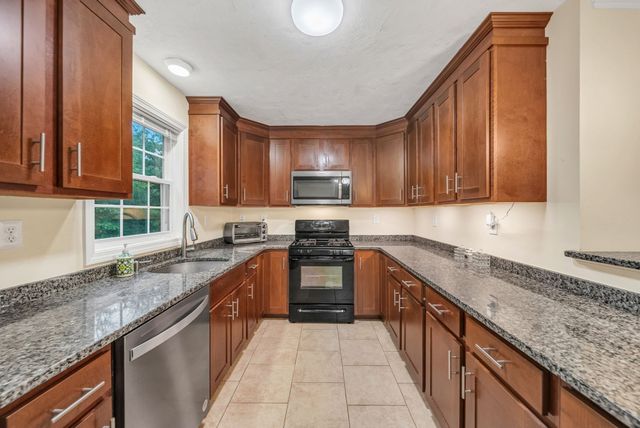 22 Bradley Dr D, Groton, MA 01450