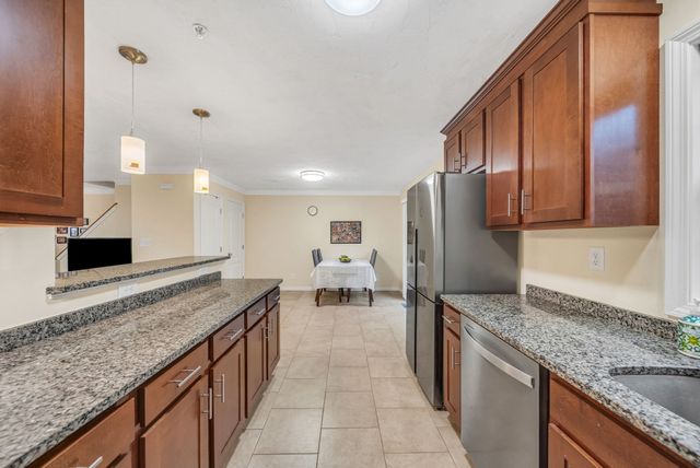 22 Bradley Dr D, Groton, MA 01450