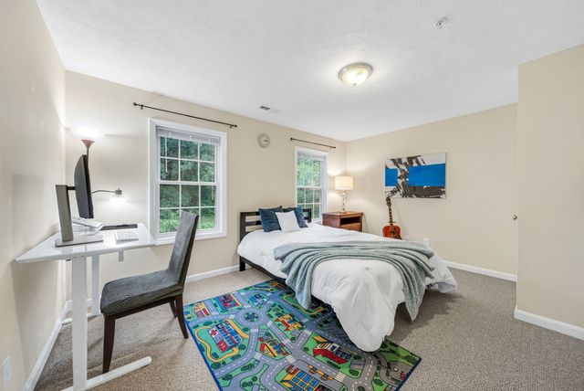 22 Bradley Dr D, Groton, MA 01450
