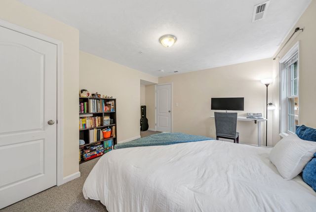22 Bradley Dr D, Groton, MA 01450