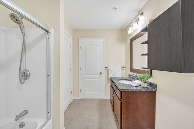 22 Bradley Dr D, Groton, MA 01450