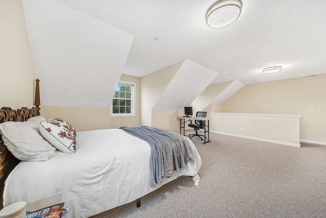 22 Bradley Dr D, Groton, MA 01450