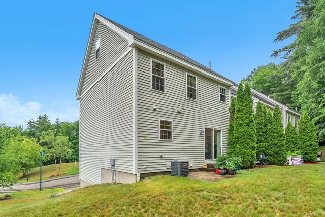 22 Bradley Dr D, Groton, MA 01450