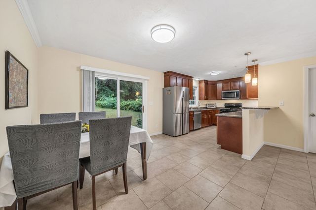 22 Bradley Dr D, Groton, MA 01450