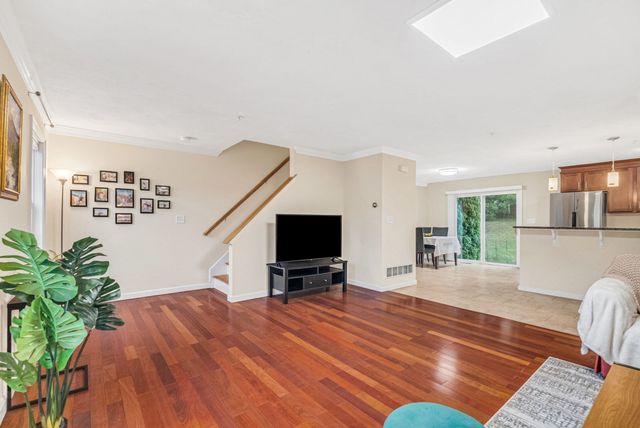 22 Bradley Dr D, Groton, MA 01450