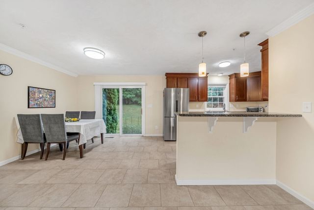 22 Bradley Dr D, Groton, MA 01450