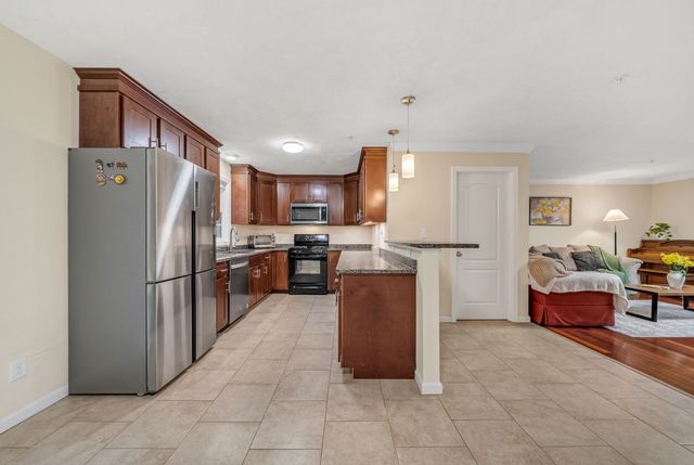 22 Bradley Dr D, Groton, MA 01450